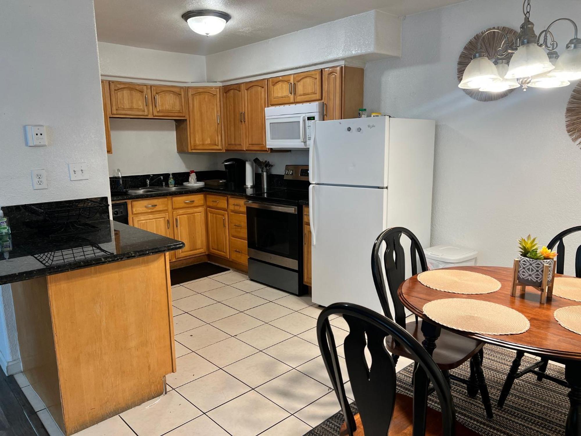 Lovely 1Bed,1Bath Condo With Free Parking Fresno Bagian luar foto